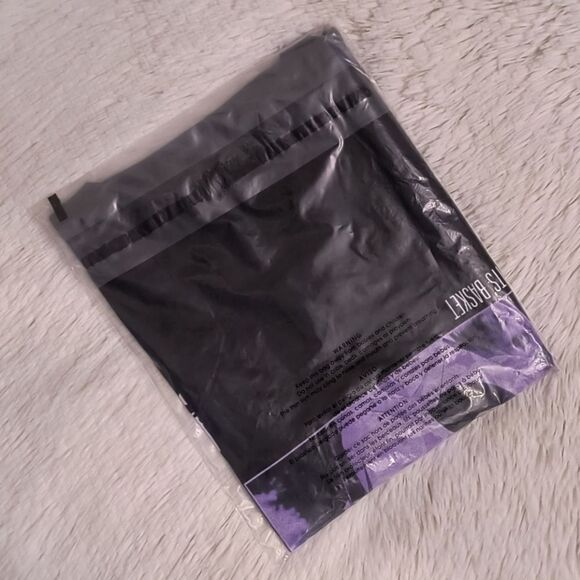 Fruits Basket Yuki Black Juniors Crop T-Shirt - Picture 3 of 3